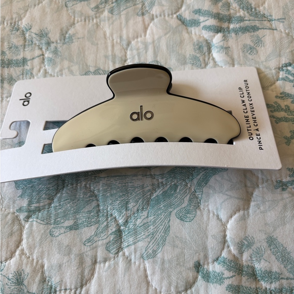 Alo Cream Hair Clip NEW